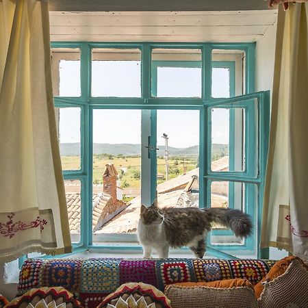 Hobbithousebademler Bed & Breakfast Урла Екстериор снимка