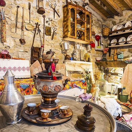 Hobbithousebademler Bed & Breakfast Урла Екстериор снимка
