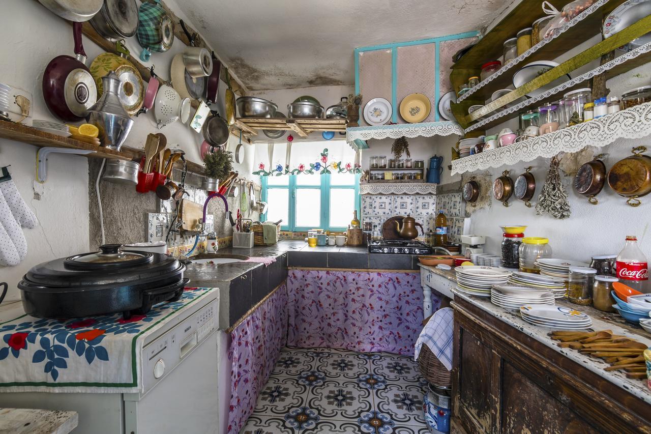 Hobbithousebademler Bed & Breakfast Урла Екстериор снимка