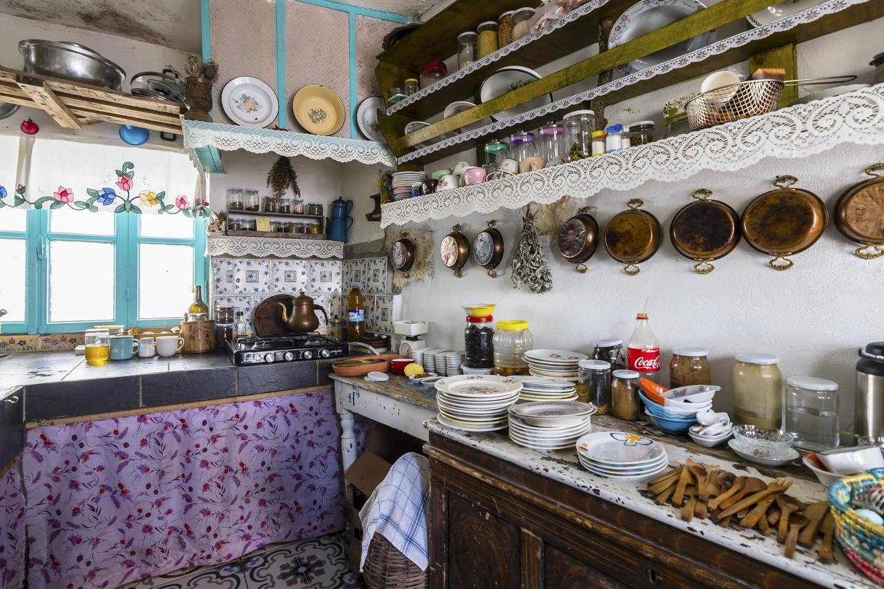 Hobbithousebademler Bed & Breakfast Урла Екстериор снимка
