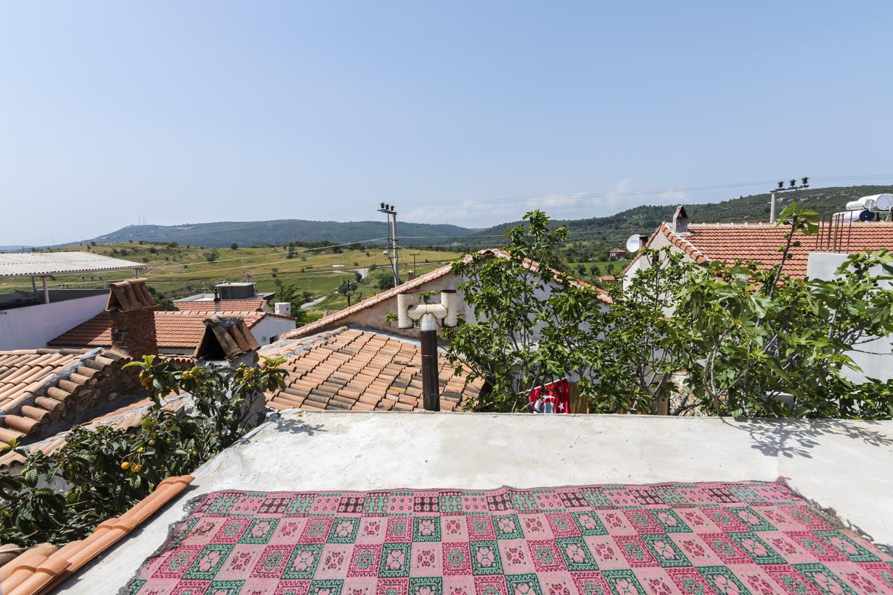 Hobbithousebademler Bed & Breakfast Урла Екстериор снимка