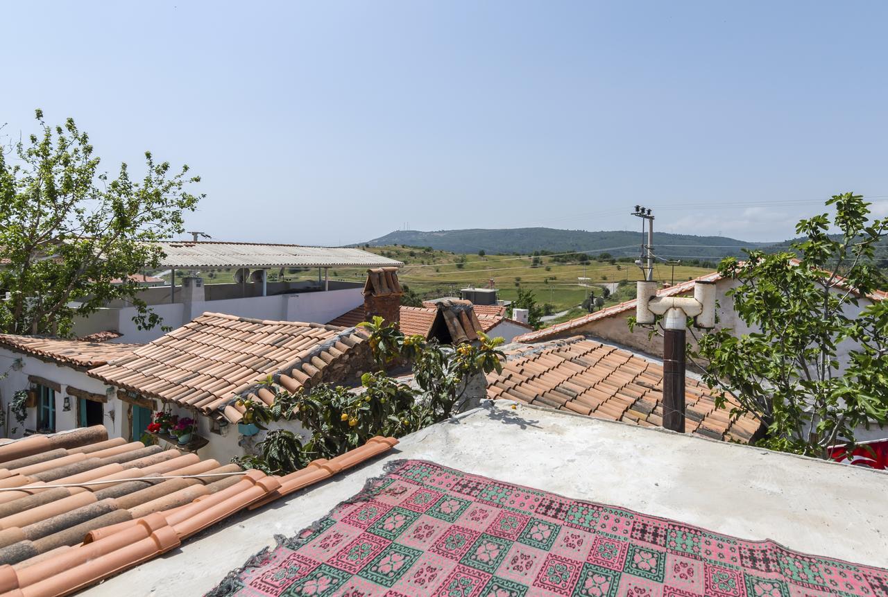 Hobbithousebademler Bed & Breakfast Урла Екстериор снимка