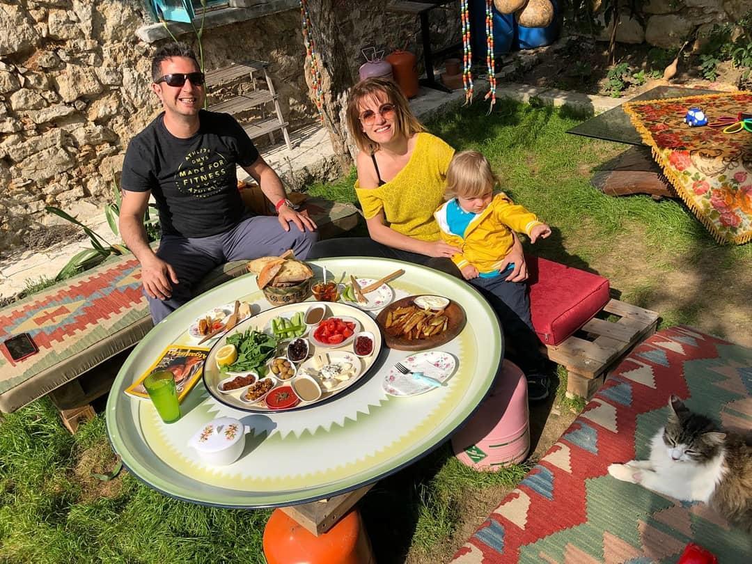 Hobbithousebademler Bed & Breakfast Урла Екстериор снимка