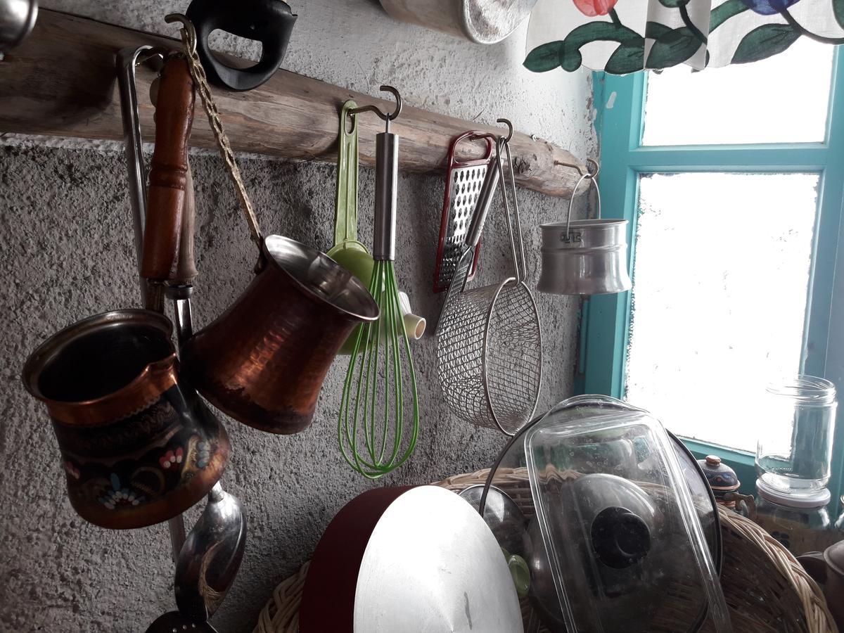 Hobbithousebademler Bed & Breakfast Урла Екстериор снимка